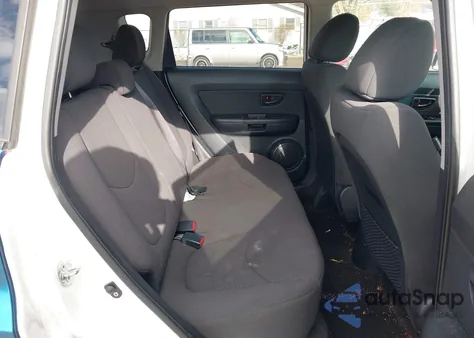 2013 Kia Soul z USA, uszkodzony, nr VIN KNDJT2A57D7768976